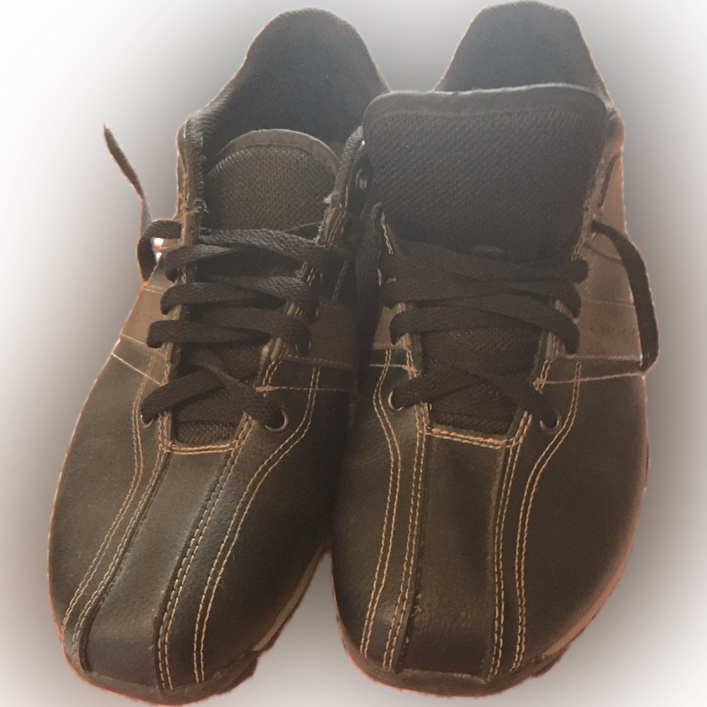 State Street skid resistant non-marking lace up men’s shoes size 9 Y2K vtg